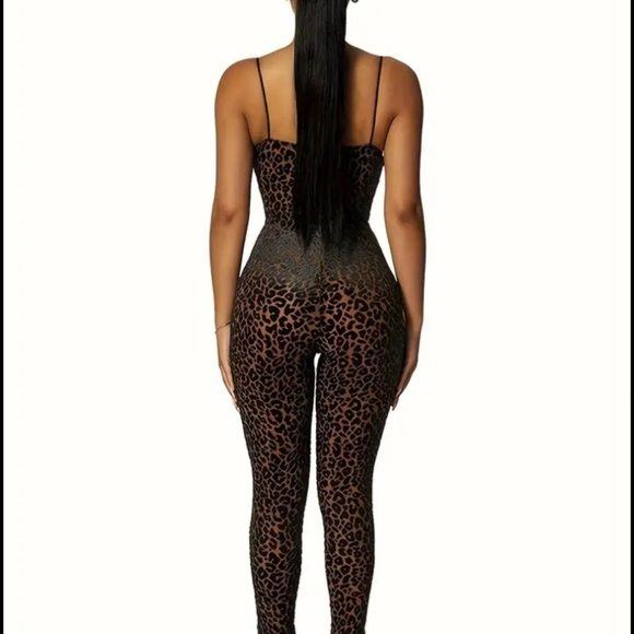 LEOPARD ANIMAL PRINT FULL BODYSUIT-EXTREMELY SEDUCTIVE - Picture 3 of 5